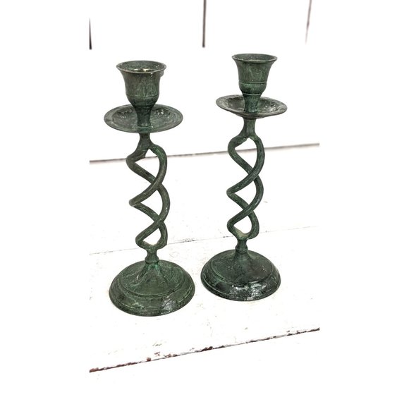 Vintage metal ornate pillar candle holder candlesticks set of 2 - Picture 6 of 6